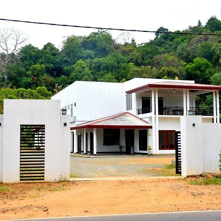 Wingate Hotel Wilgamuwa Wasgamuwa Bagian luar foto